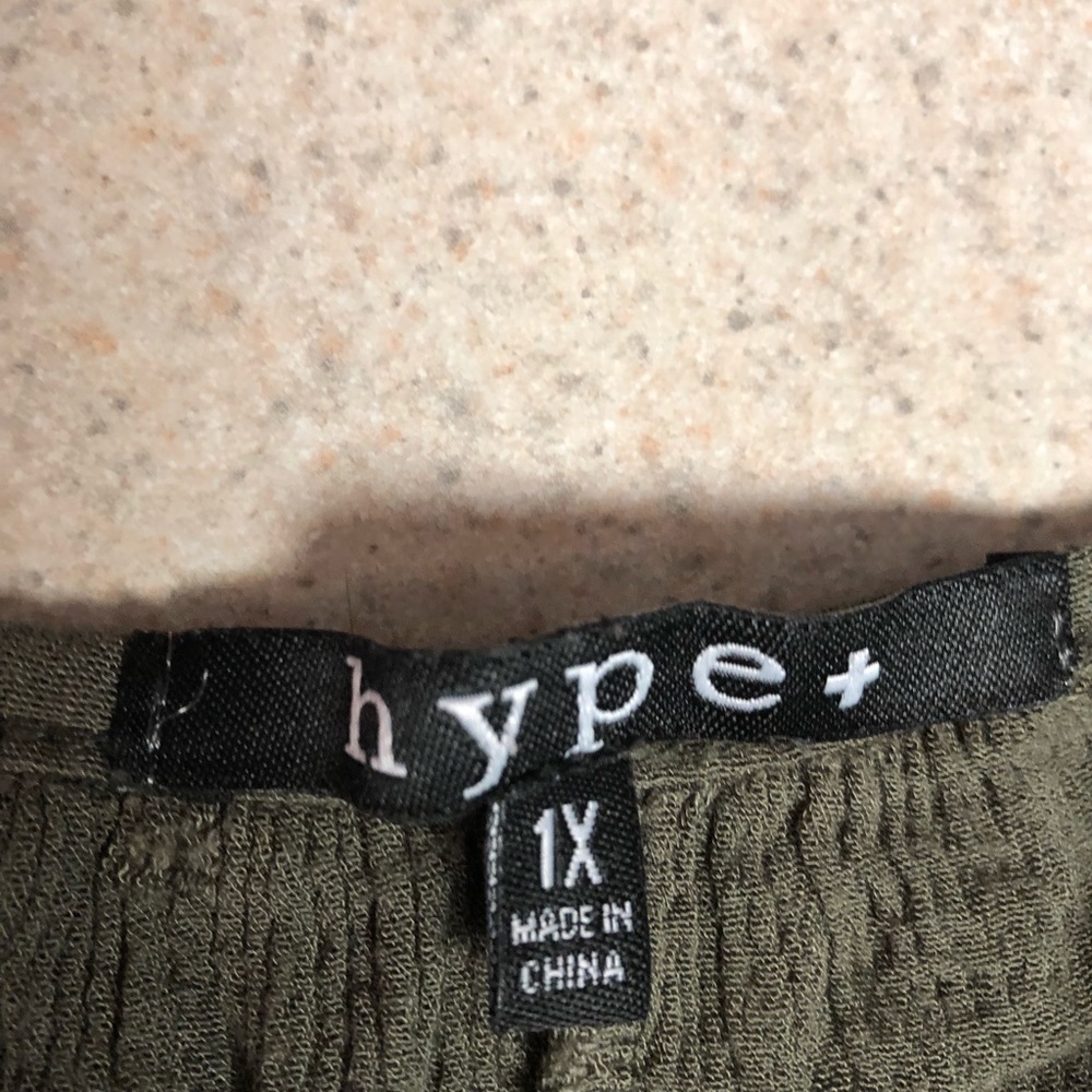 Hype + off the shoulder top - Picture 5 of 6